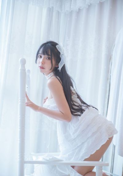 日韩美女第1页_4K高清完整版
