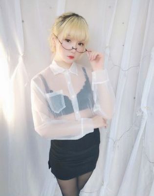 美女被强吻脱内衣到床的视频_DVD免费在线观看