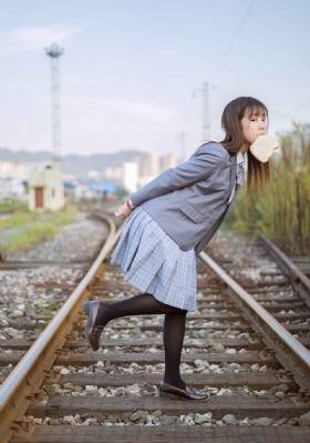 欧美流行颜色_4K动漫免费观看